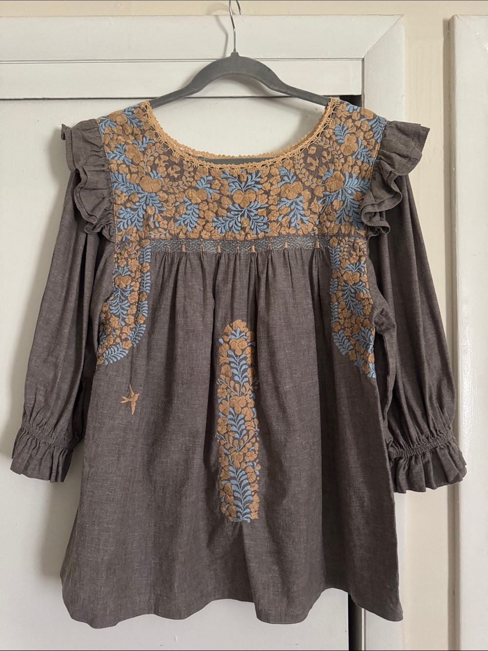 NWOT Mi Golondrina Blouse Gray Tan Floral Blue midi sleeve ruffle tunic large